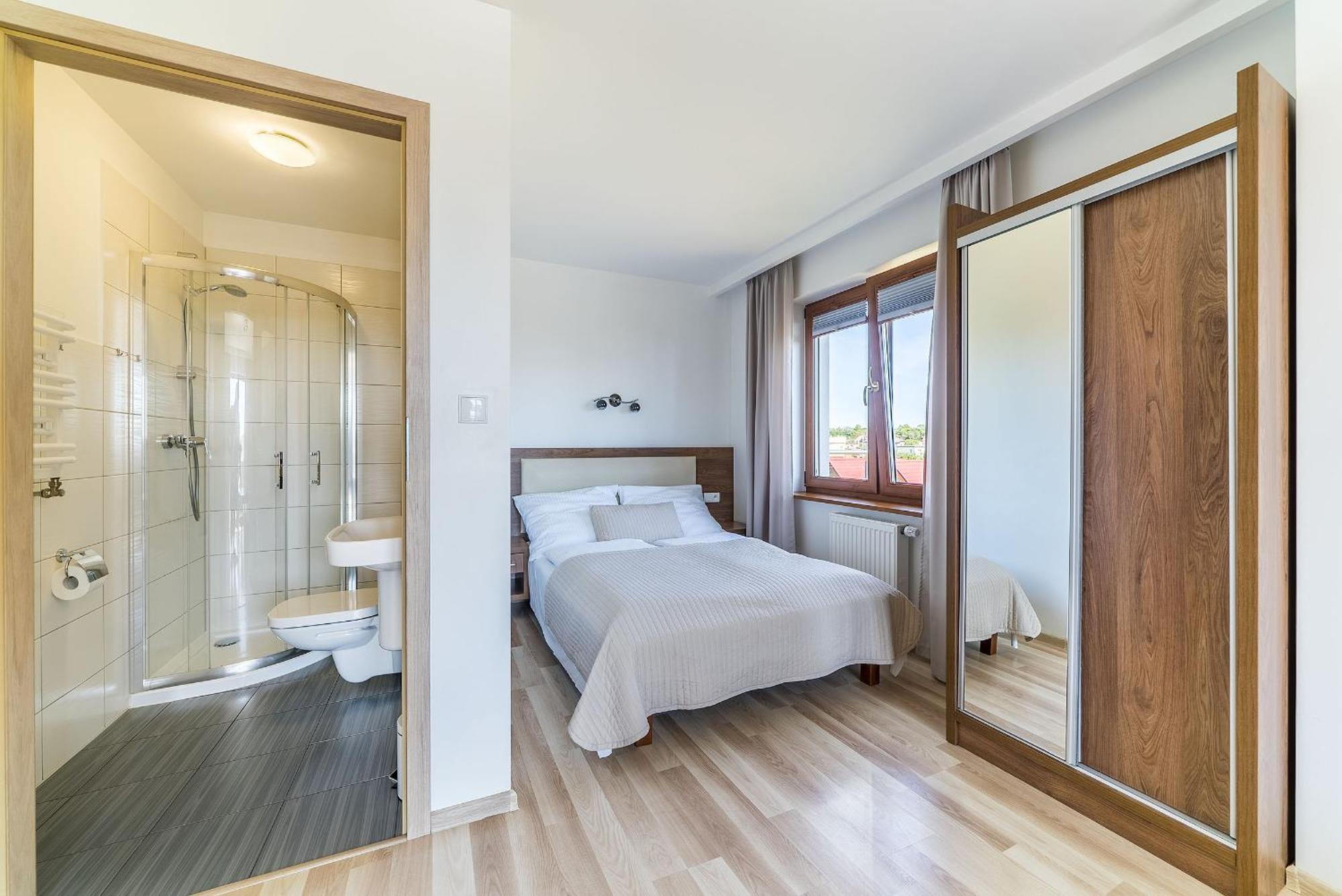 Apartamenty I Pokoje Goscinne Relax 亚斯塔尔尼亚 客房 照片