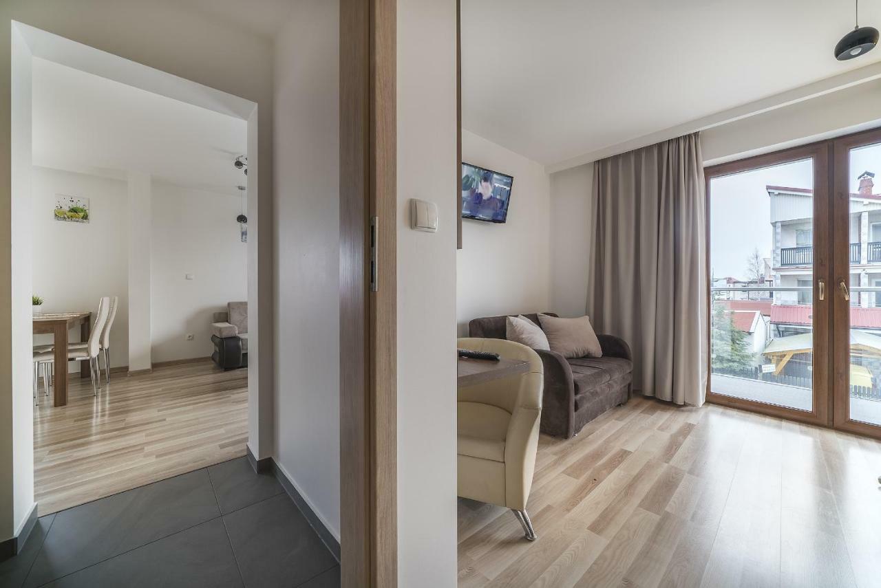 Apartamenty I Pokoje Goscinne Relax 亚斯塔尔尼亚 外观 照片