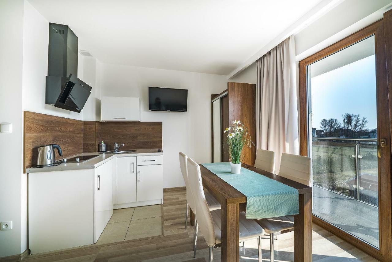 Apartamenty I Pokoje Goscinne Relax 亚斯塔尔尼亚 外观 照片